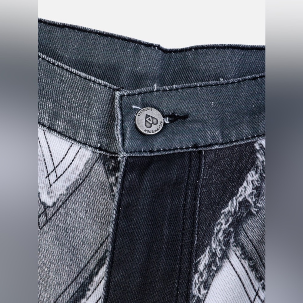 Aelfric Eden Heart Denim Shorts - Picture 3 of 8